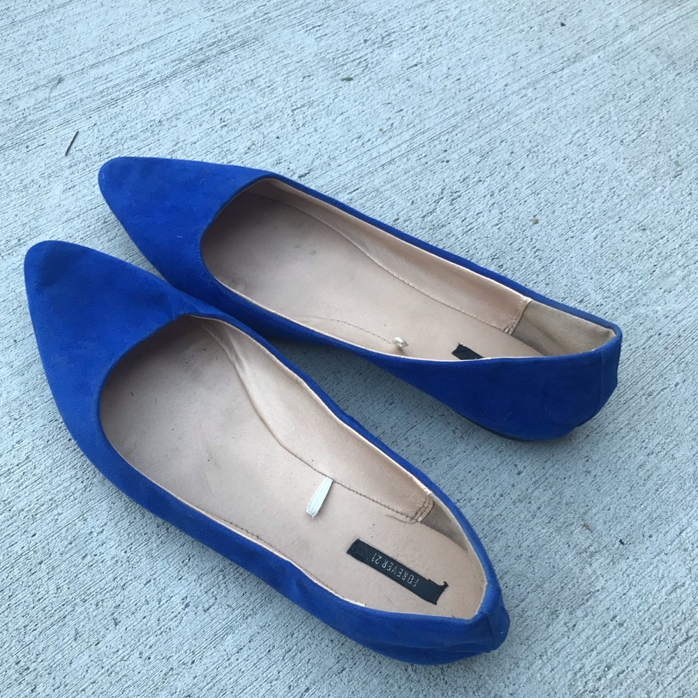 Pointed toe flats